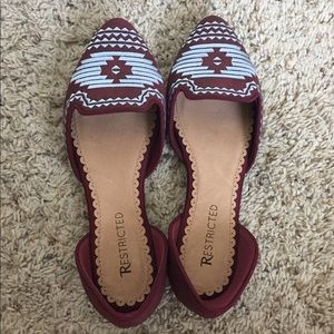 Restricted - Women’s 9 Flats, red pattern